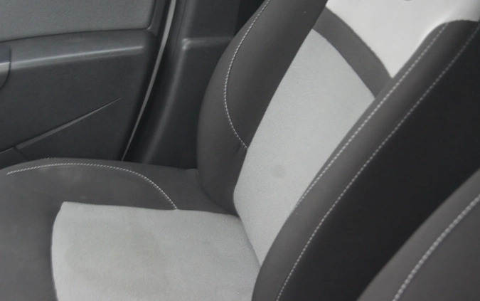 Dacia Duster cena 22000 przebieg: 34687, rok produkcji 2016 z Maszewo małe 106